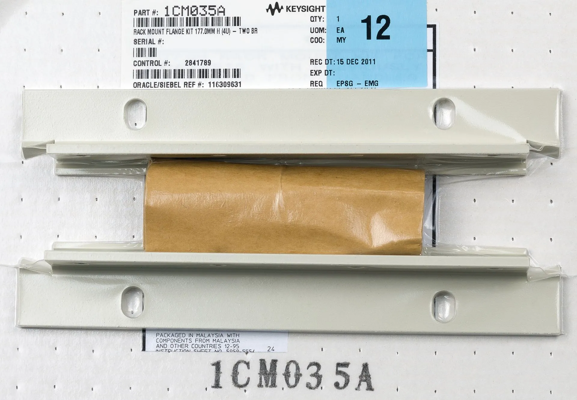 Keysight 1CM035A rackmonterings flansfäste 177,0mm H (4U)