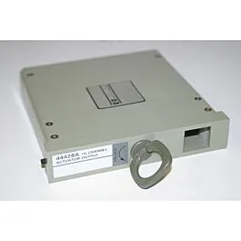 Keysight 44428A 16-kanals reläomkopplings monteringsenhet
