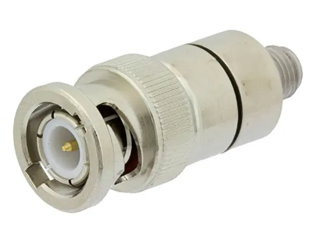 Pasternack PE9494 SMA till BNC-adapter