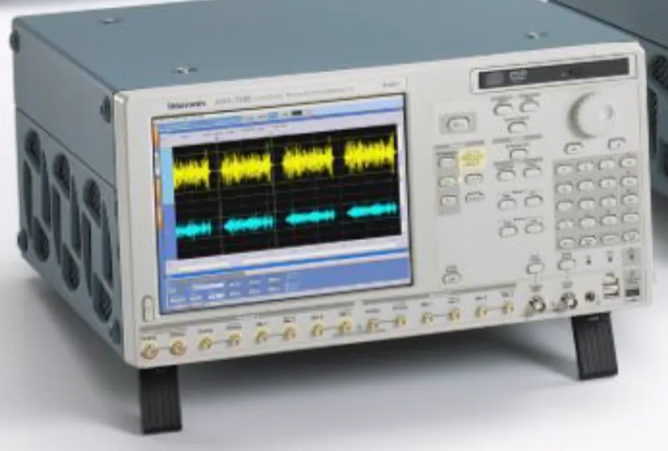 Tektronix AWG7082C Godtycklig vågformsgenerator